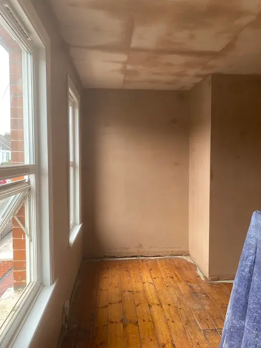Bay window room skimmed walls ceiling