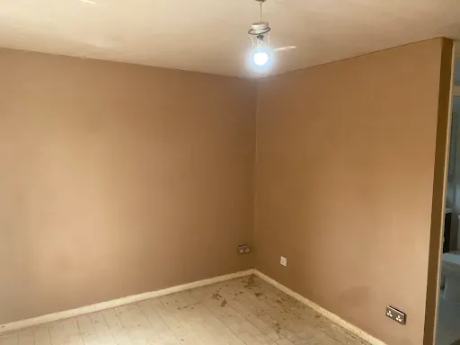 Bedroom fully skimmed corner