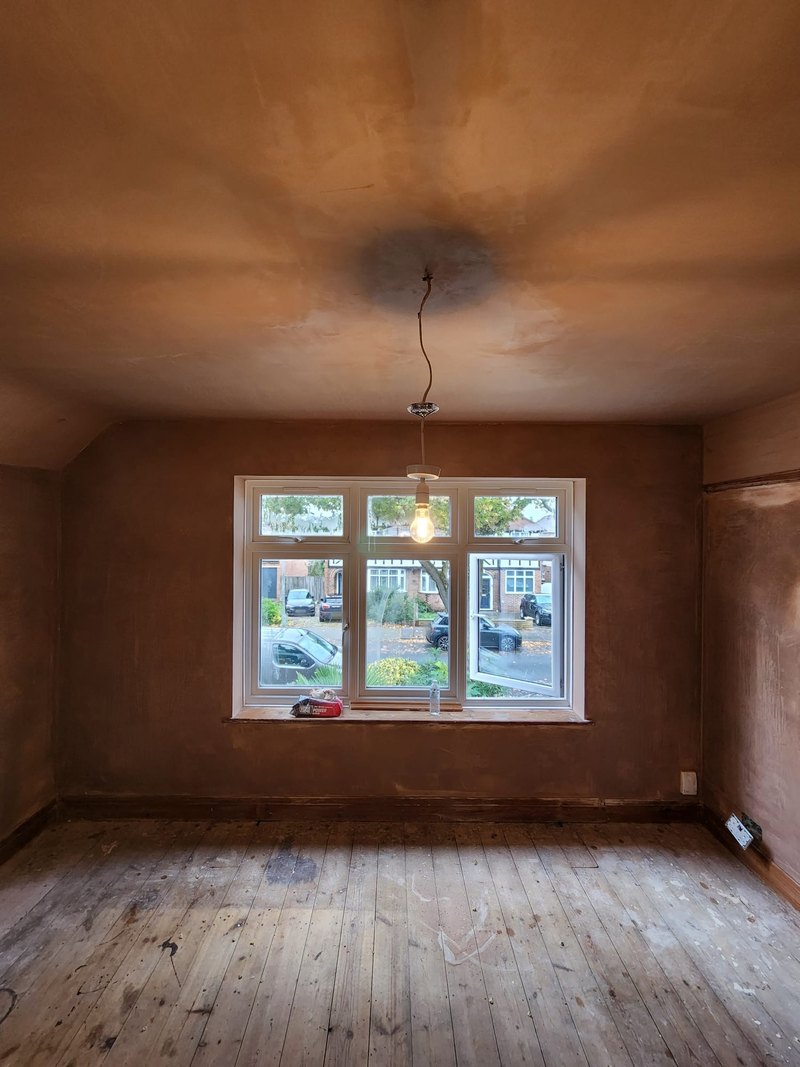 Front bedroom walls ceiling skimmed, after