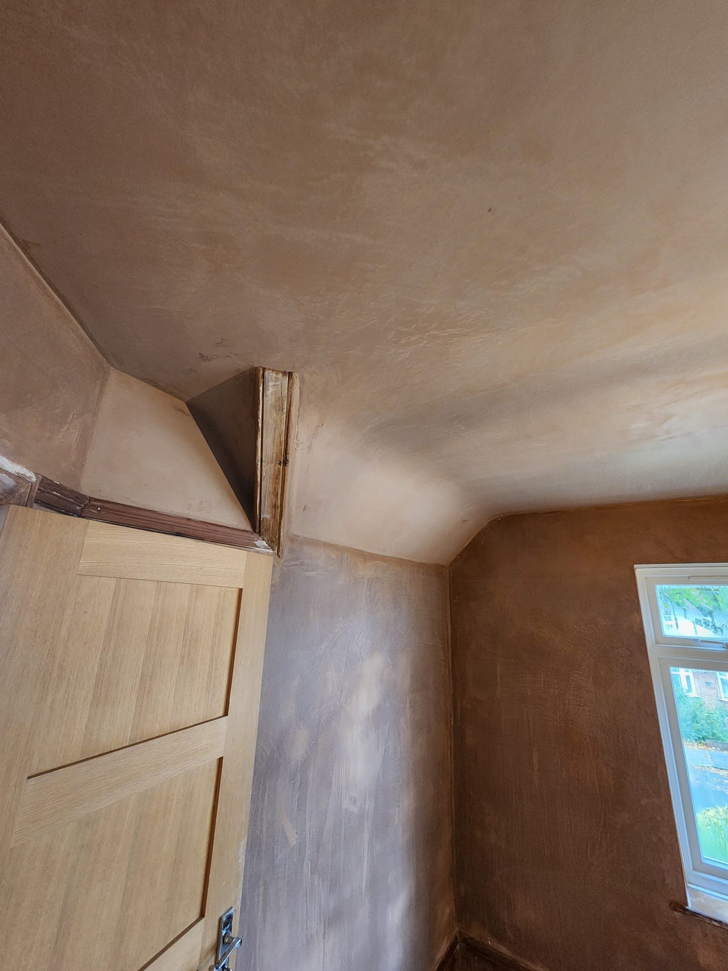 Bedroom ceiling corner skimmed, after